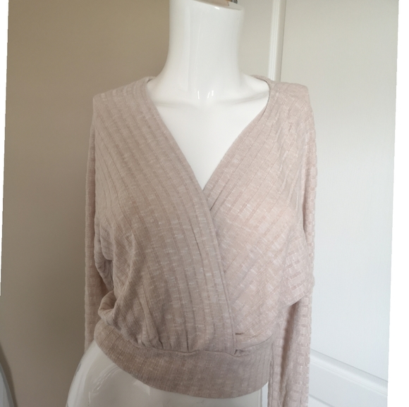 Dynamite long crop top size xs - Picture 1 of 2